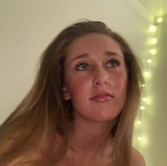 Meet your Posher, Amy - Picture 1 of 1